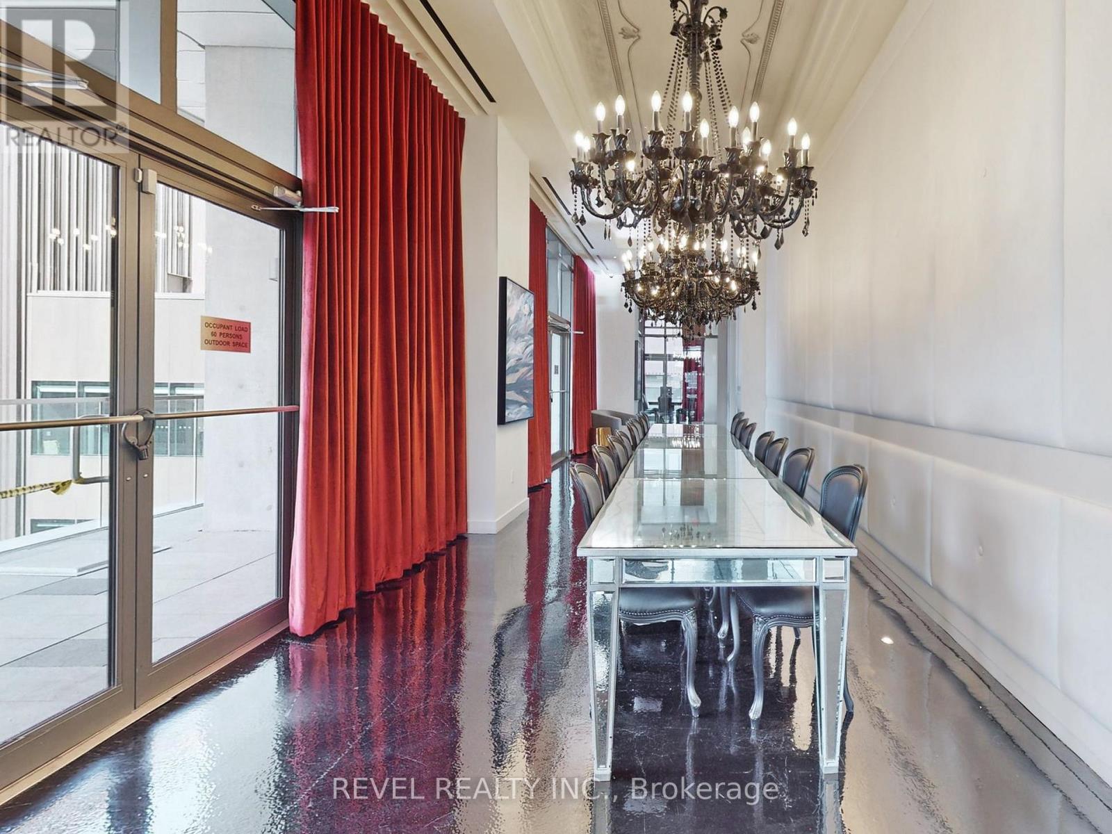 2412 - 197 Yonge Street, Toronto, Ontario  M5B 1M4 - Photo 34 - C12603400