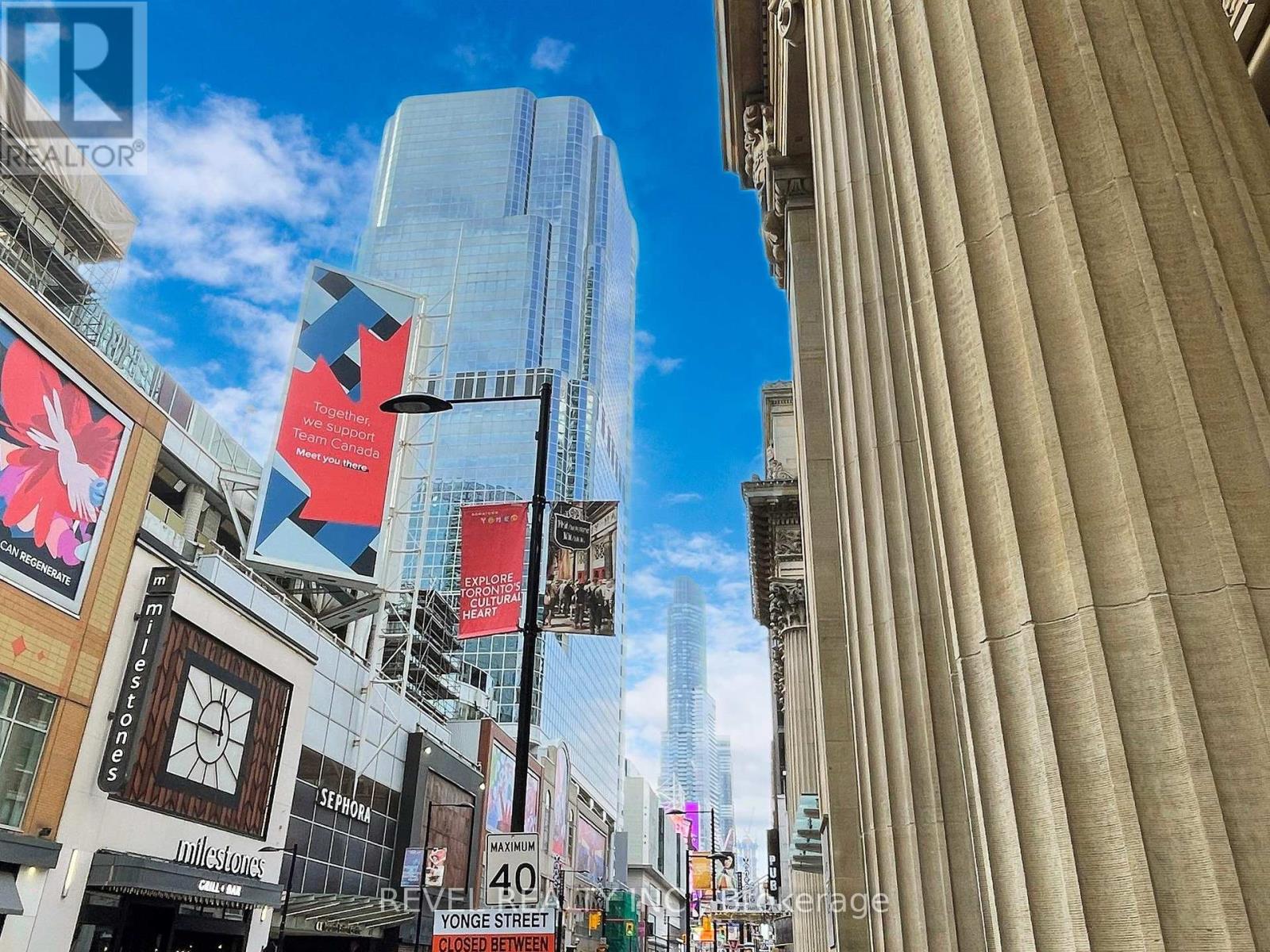 2412 - 197 Yonge Street, Toronto, Ontario  M5B 1M4 - Photo 37 - C12603400