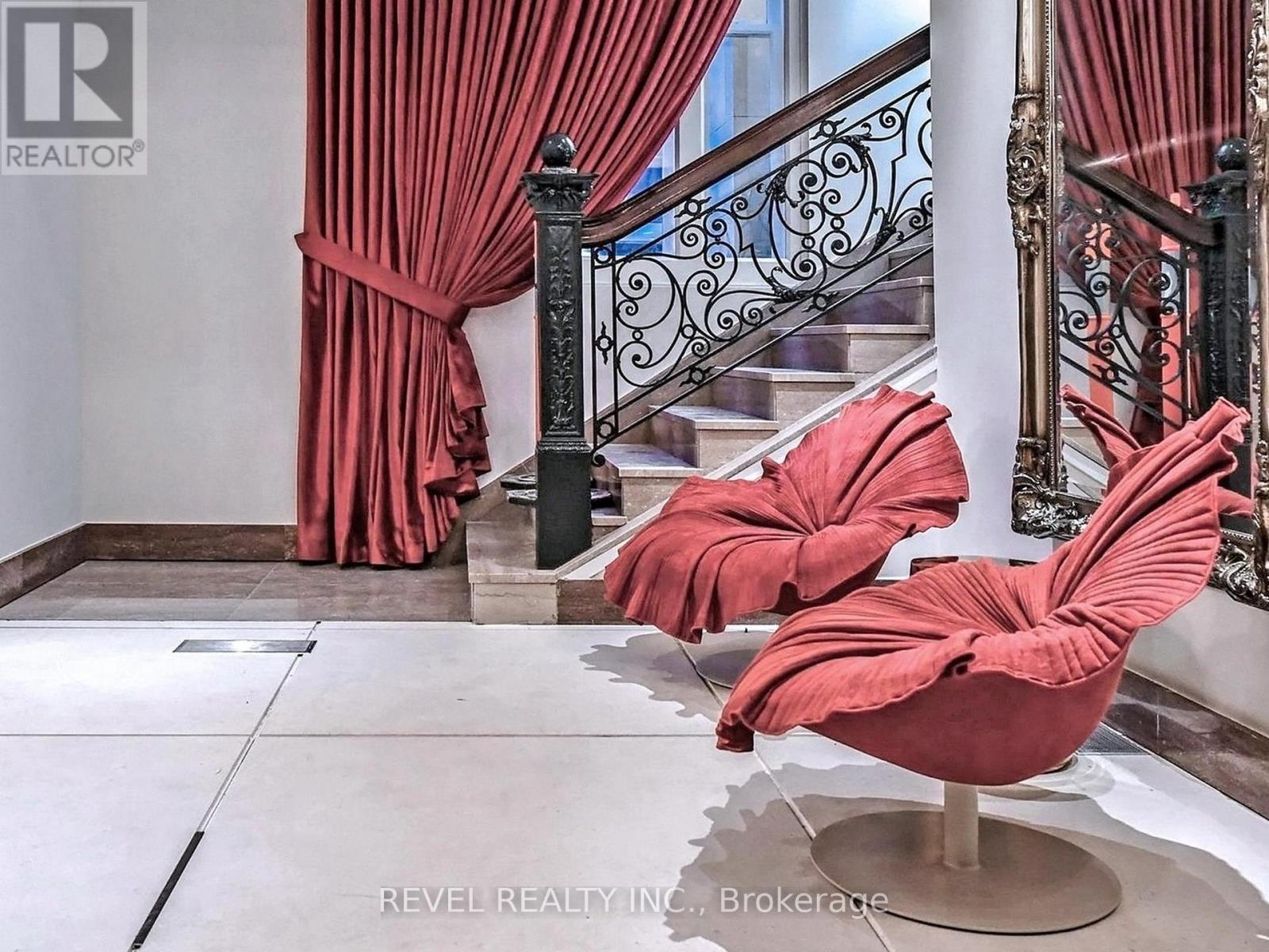 2412 - 197 Yonge Street, Toronto, Ontario  M5B 1M4 - Photo 4 - C12603400