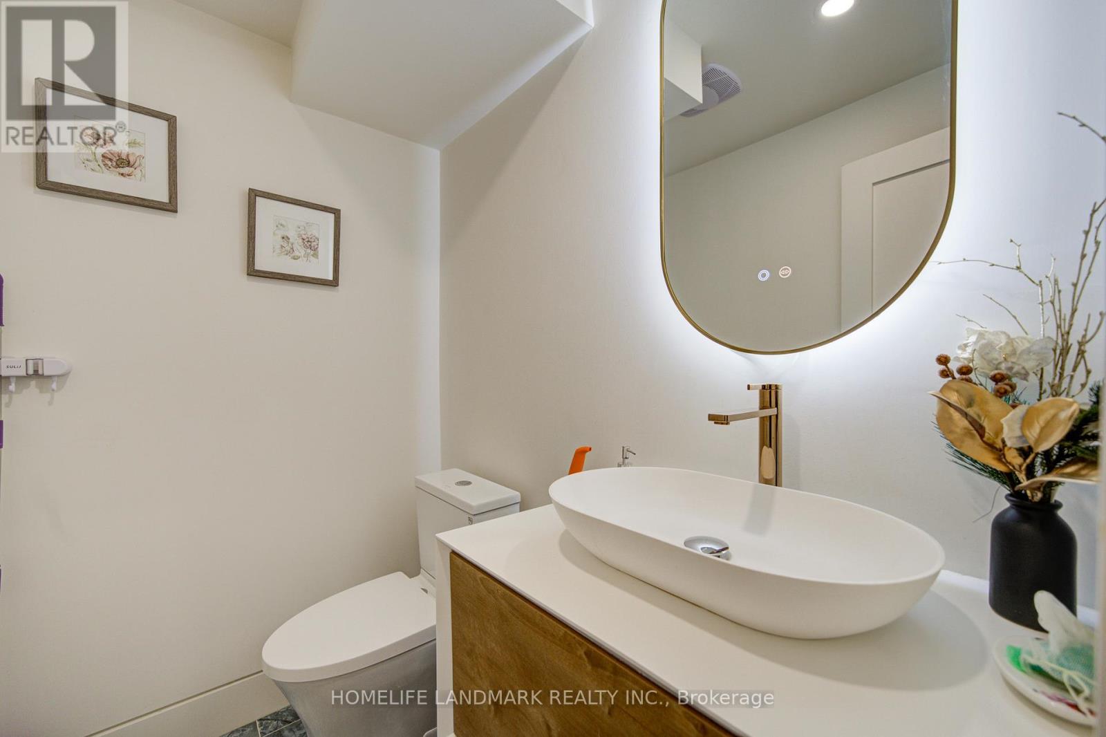 16 Mulberry Crescent, Toronto, Ontario  M6C 1N5 - Photo 18 - C12603410