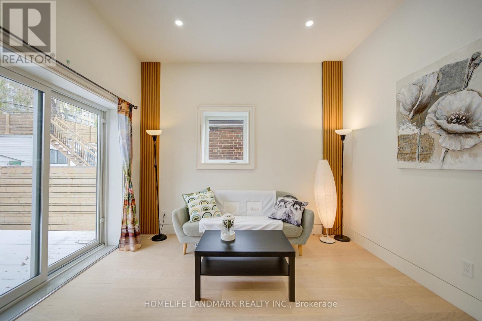 16 Mulberry Crescent, Toronto, Ontario  M6C 1N5 - Photo 20 - C12603410