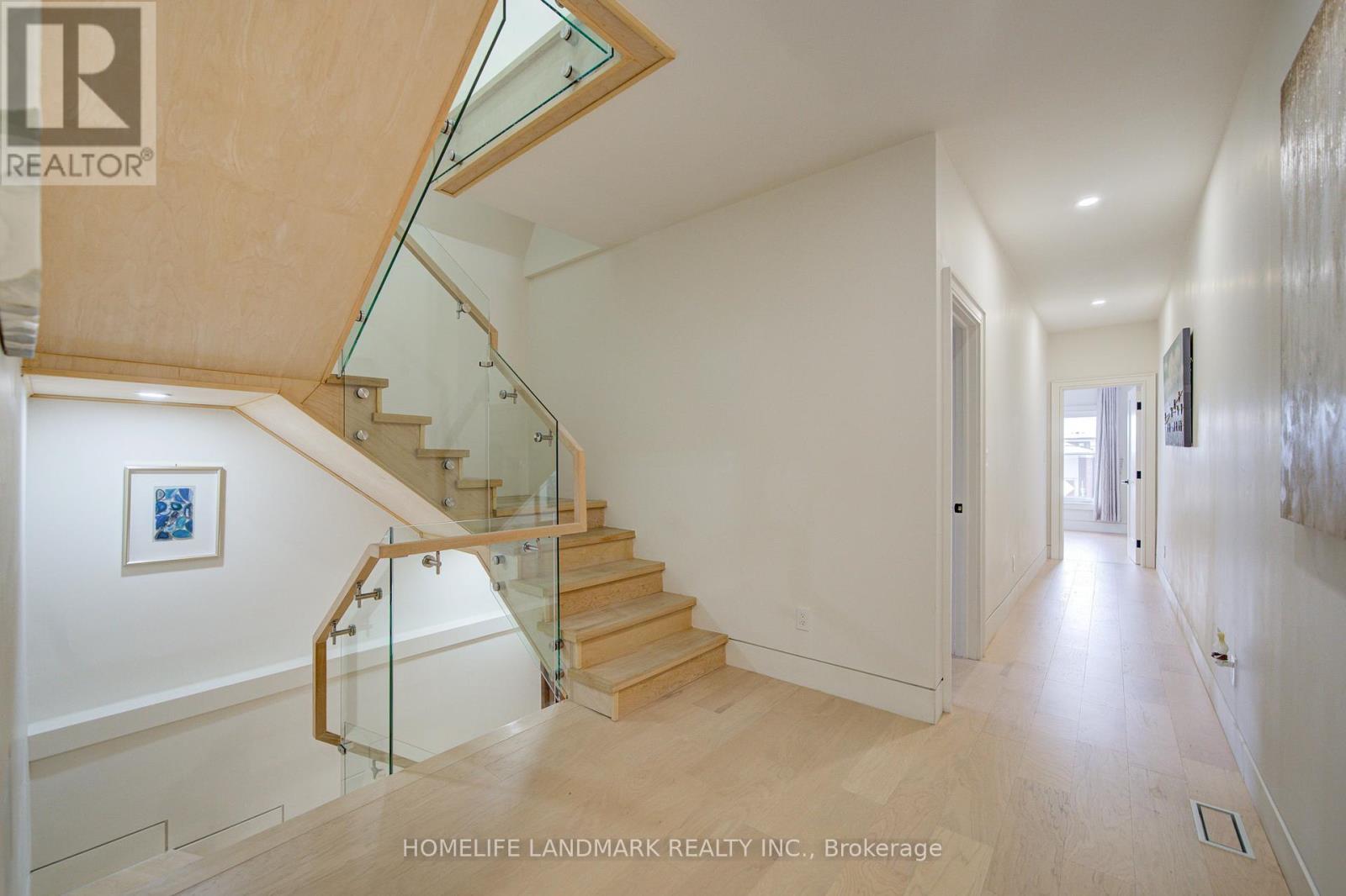 16 Mulberry Crescent, Toronto, Ontario  M6C 1N5 - Photo 23 - C12603410