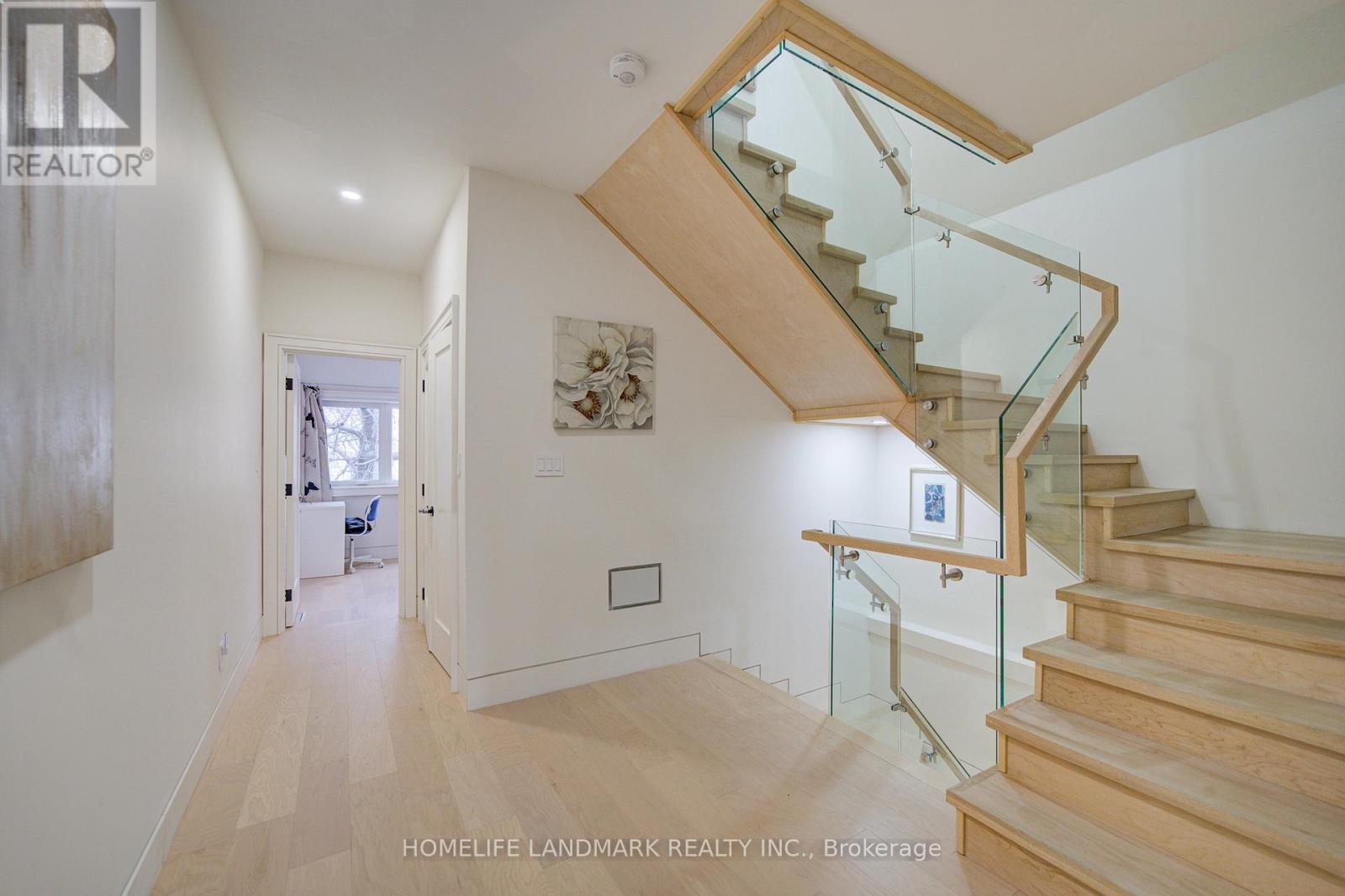 16 Mulberry Crescent, Toronto, Ontario  M6C 1N5 - Photo 24 - C12603410