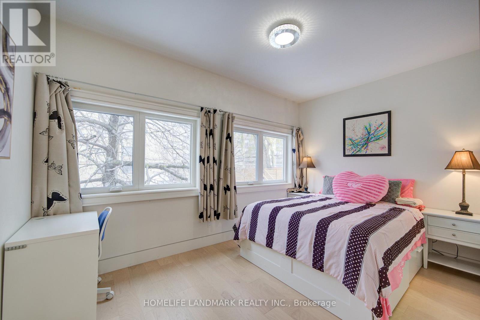 16 Mulberry Crescent, Toronto, Ontario  M6C 1N5 - Photo 26 - C12603410