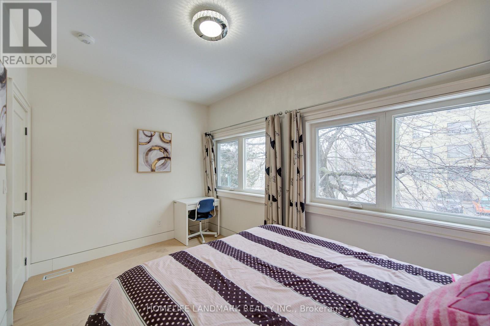 16 Mulberry Crescent, Toronto, Ontario  M6C 1N5 - Photo 28 - C12603410