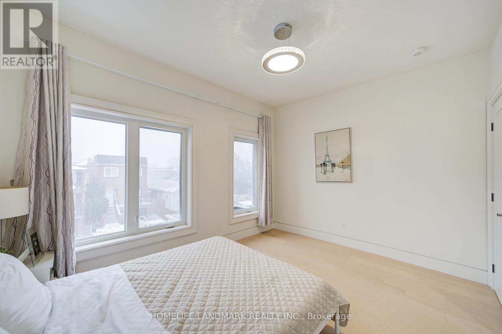 16 Mulberry Crescent, Toronto, Ontario  M6C 1N5 - Photo 36 - C12603410