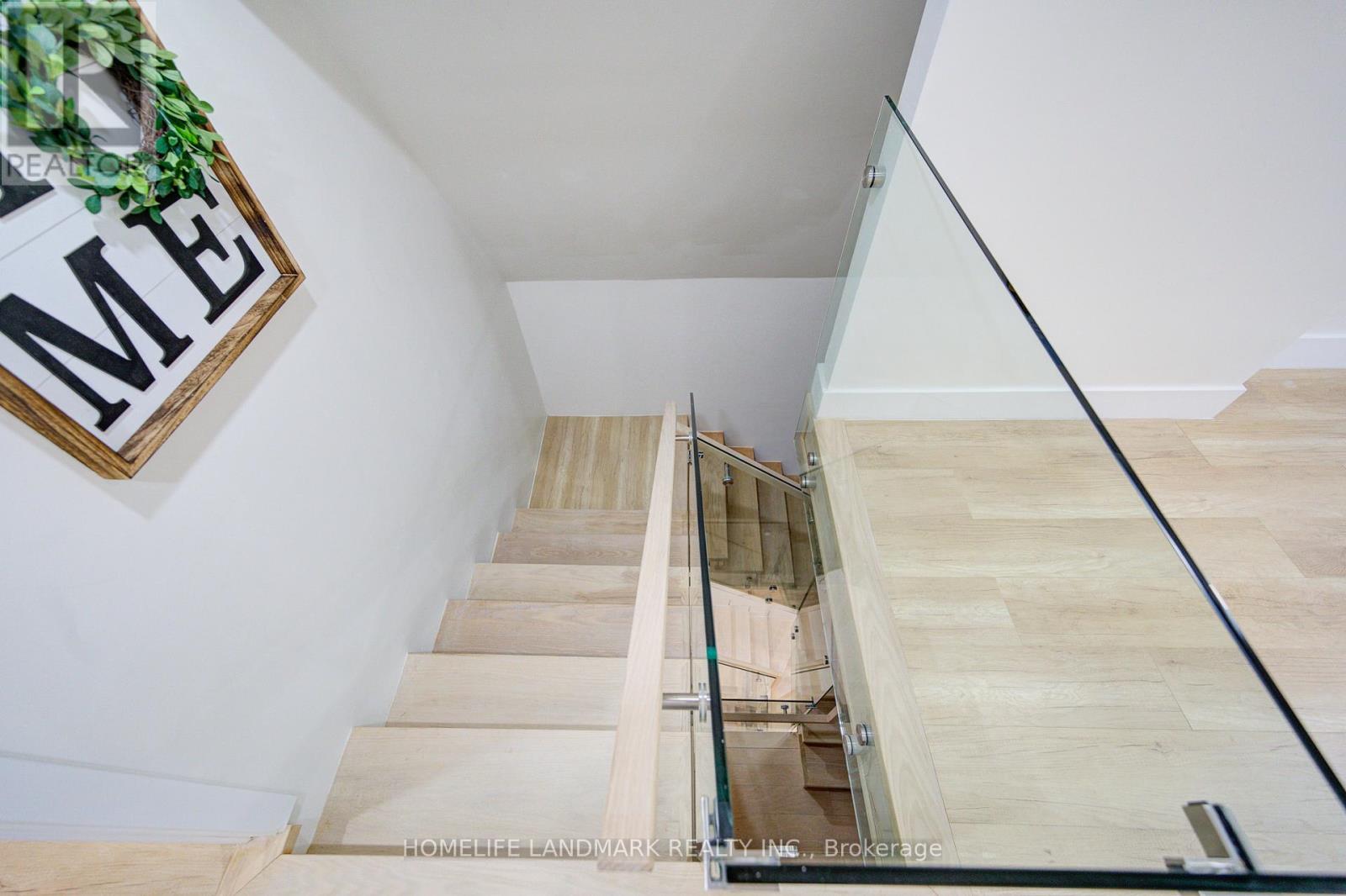 16 Mulberry Crescent, Toronto, Ontario  M6C 1N5 - Photo 38 - C12603410