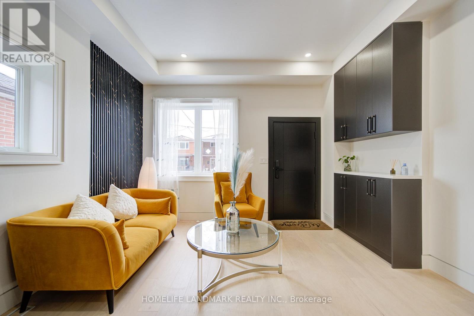 16 Mulberry Crescent, Toronto, Ontario  M6C 1N5 - Photo 7 - C12603410