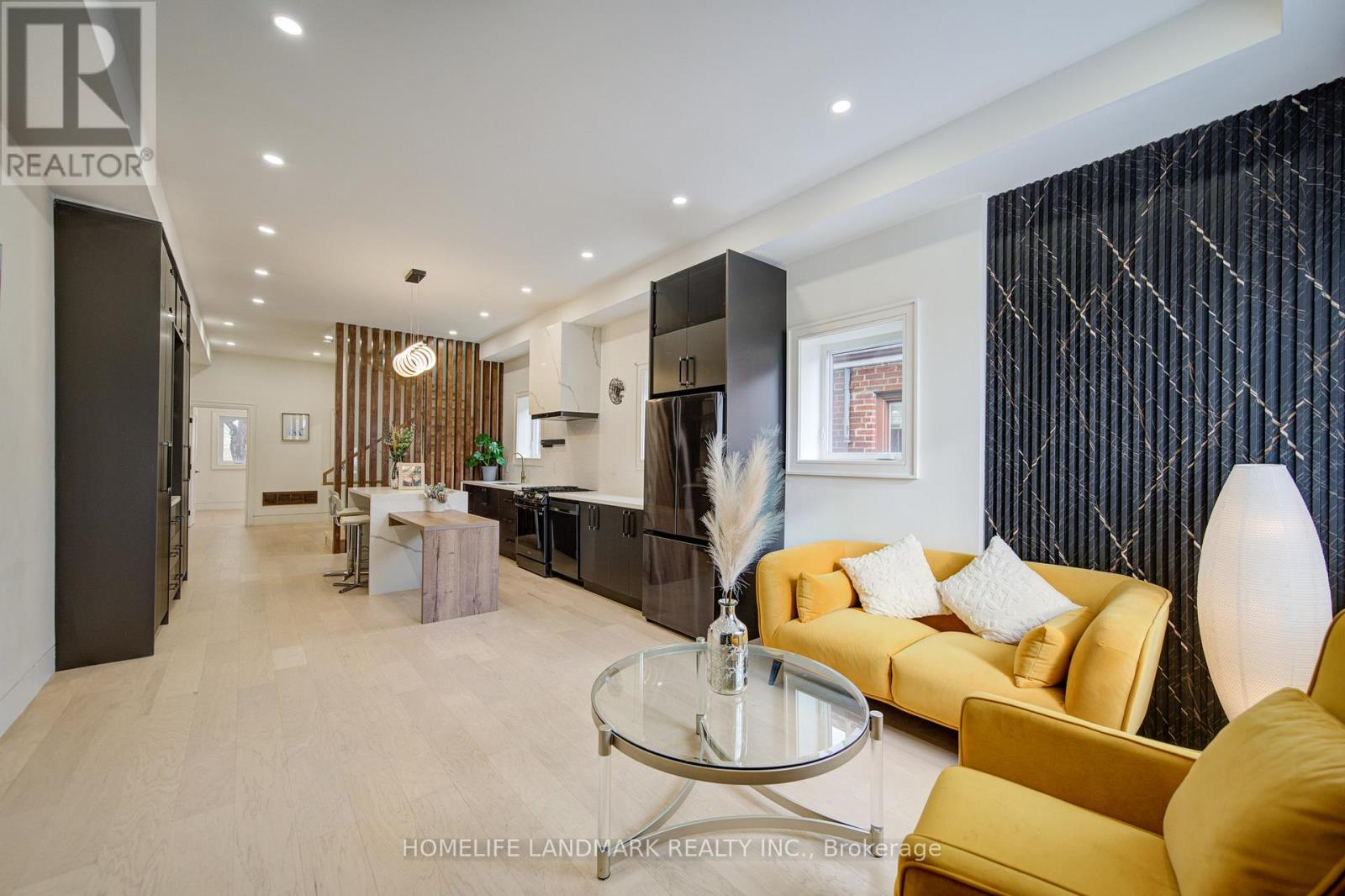 16 Mulberry Crescent, Toronto, Ontario  M6C 1N5 - Photo 8 - C12603410