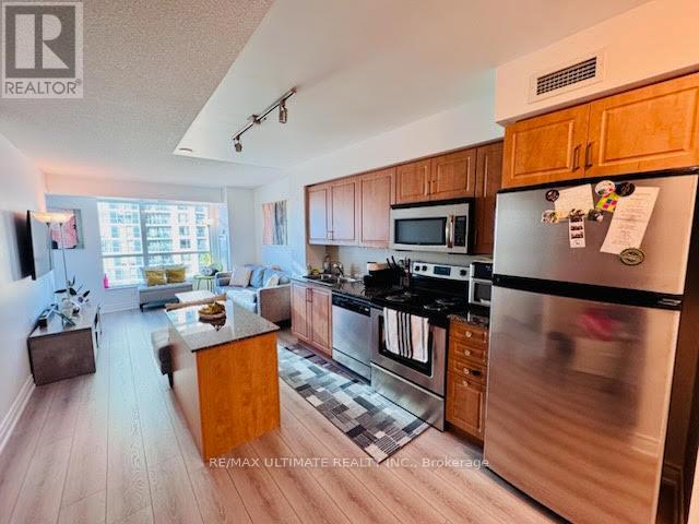 1309 - 215 Fort York Boulevard, Toronto, Ontario  M5V 4A2 - Photo 3 - C12603416