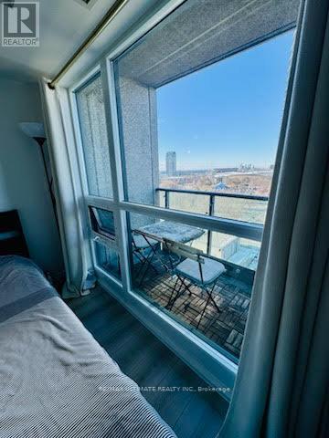 1309 - 215 Fort York Boulevard, Toronto, Ontario  M5V 4A2 - Photo 9 - C12603416