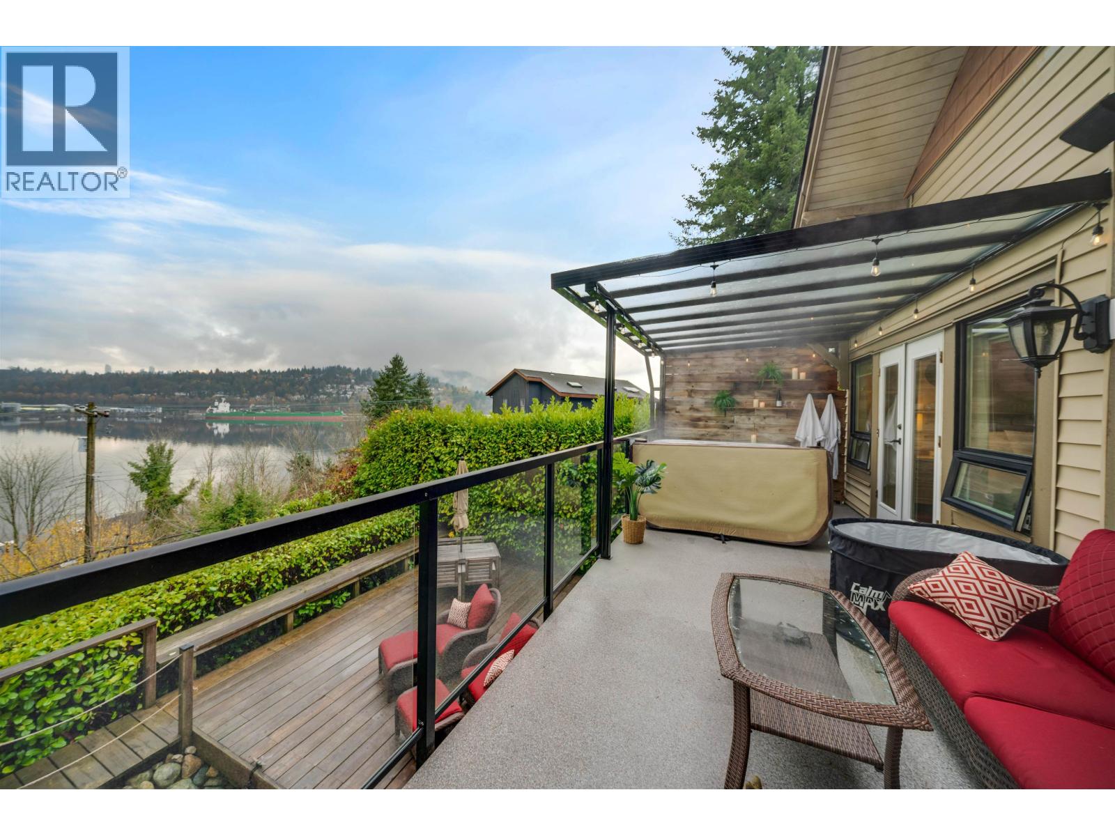 920 Barber Street, Port Moody, British Columbia  V3H 3V4 - Photo 2 - R3072259