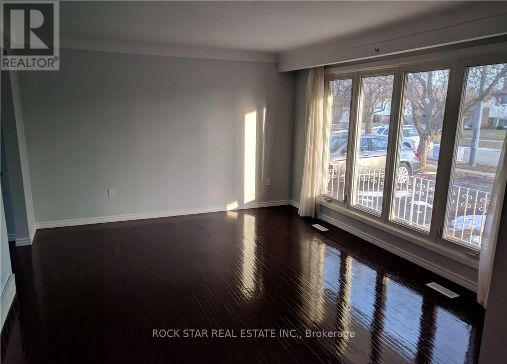 34 Preston Place, Welland, Ontario  L3C 3K3 - Photo 3 - X12603404