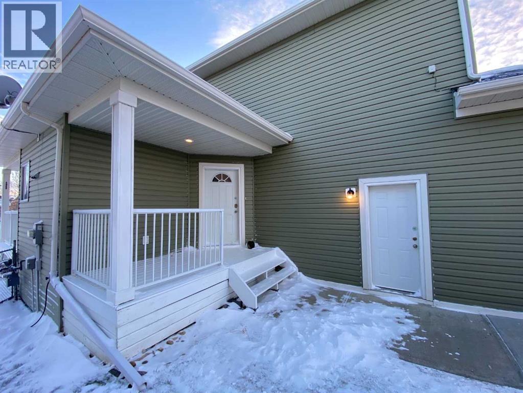 21 Blue Heron Court, Lake Newell Resort, Alberta  T1R 0X5 - Photo 3 - A2273388