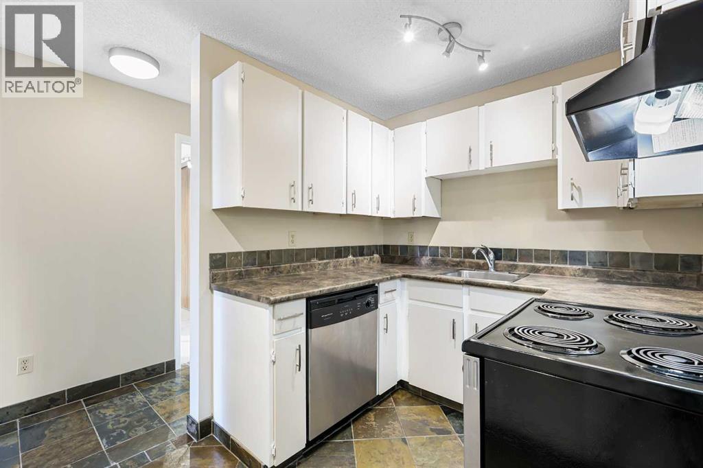 3211, 80 Glamis Drive Sw, Calgary, Alberta  T3E 6T7 - Photo 6 - A2273221