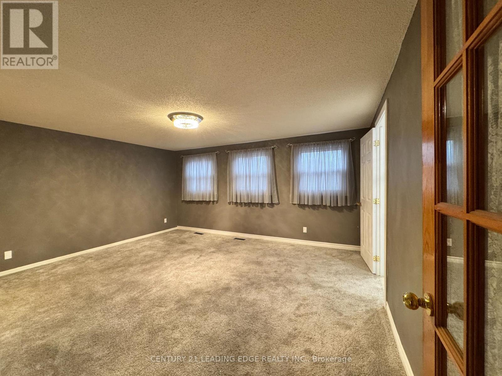 13 Spring Street, Whitchurch-Stouffville, Ontario  L4A 7X1 - Photo 8 - N12515384