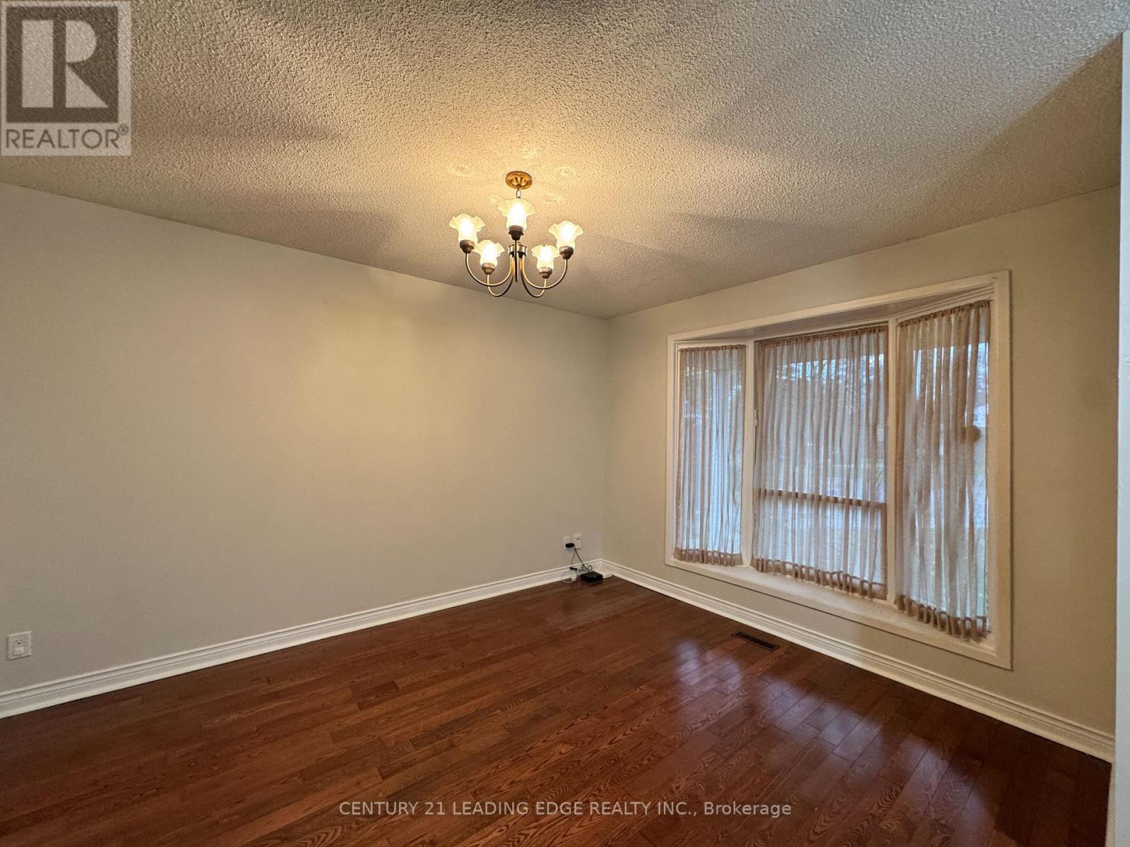 13 Spring Street, Whitchurch-Stouffville, Ontario  L4A 7X1 - Photo 9 - N12515384