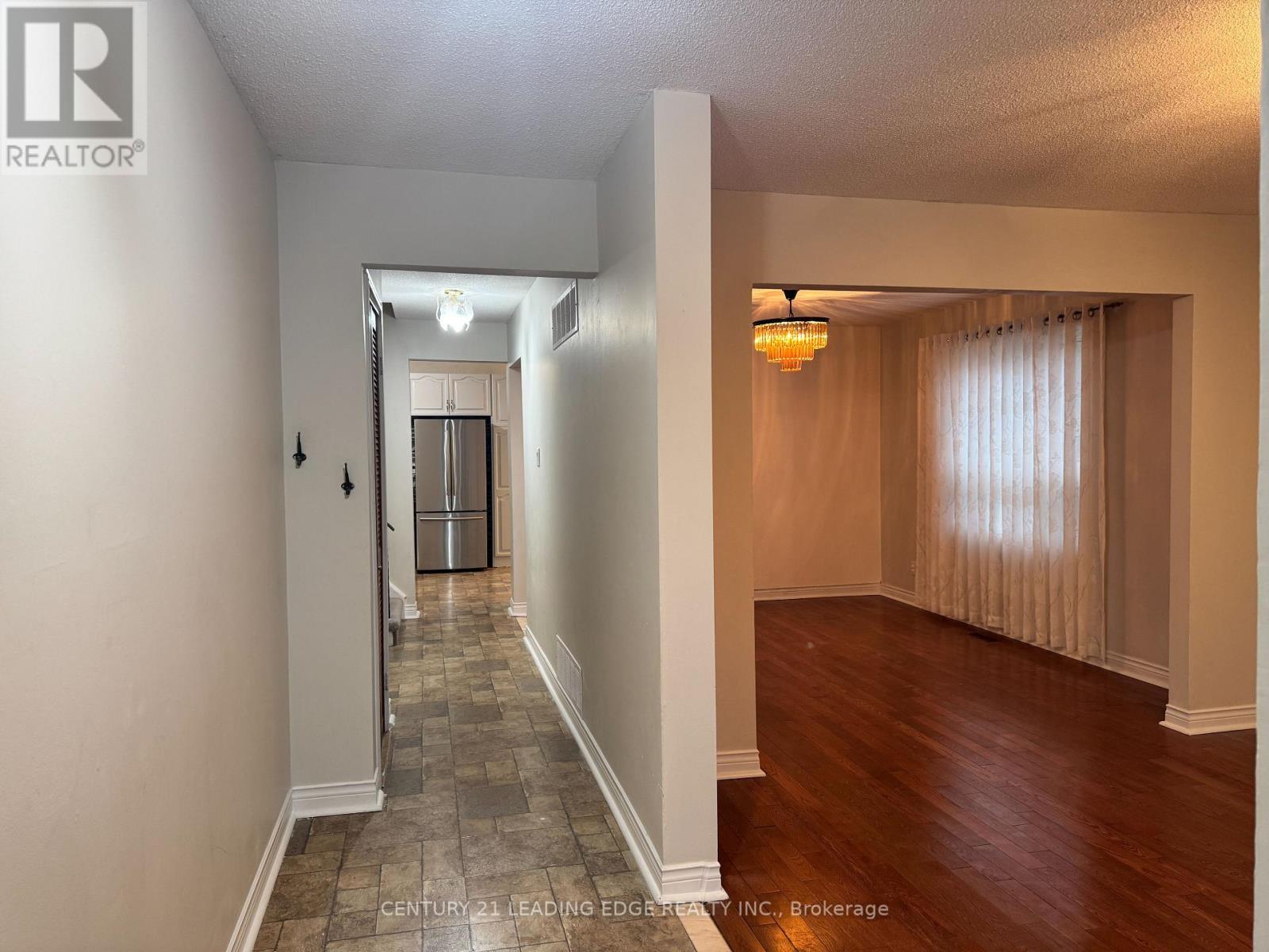 13 Spring Street, Whitchurch-Stouffville, Ontario  L4A 7X1 - Photo 5 - N12515384