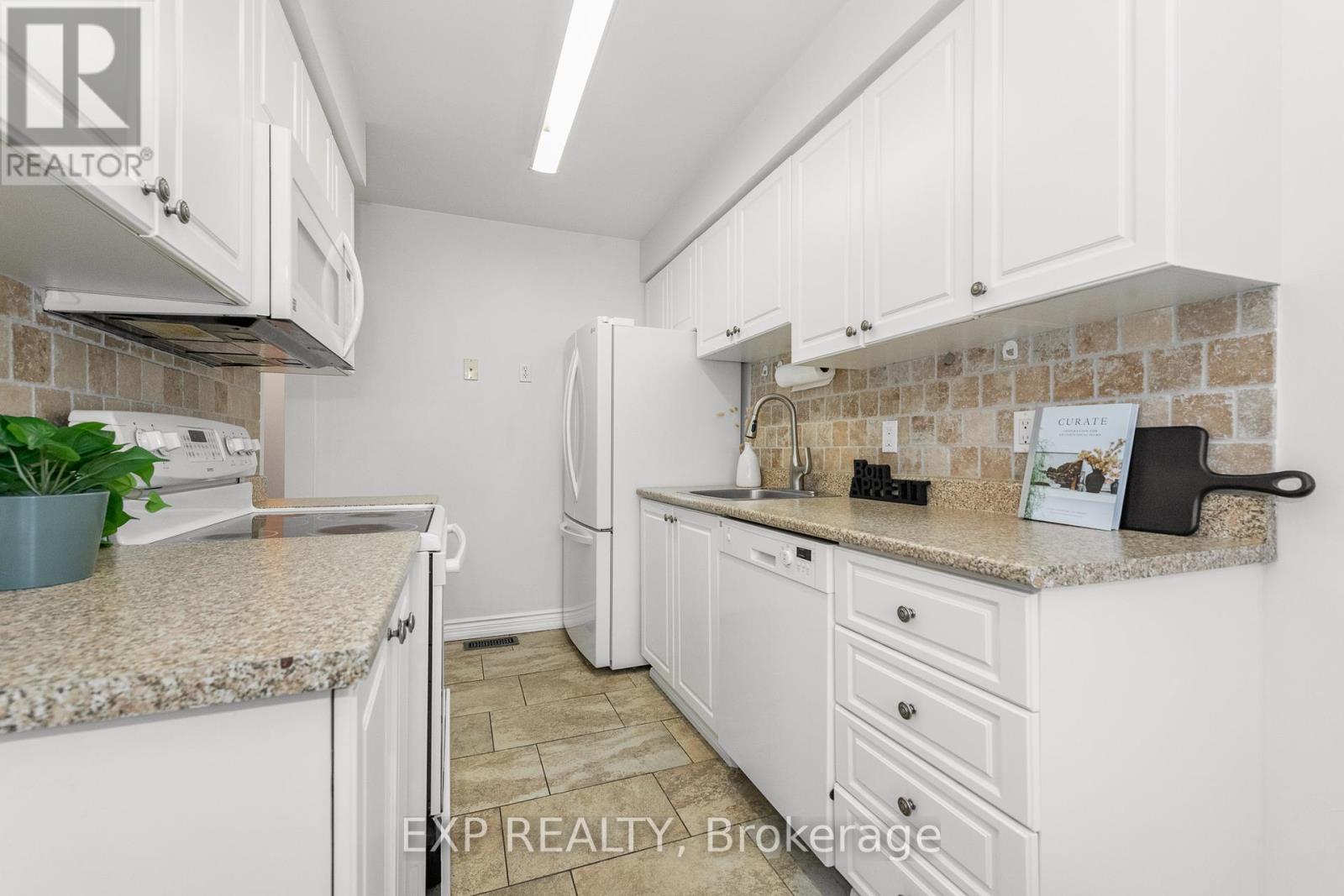 F - 6 Arnold Drive, Ottawa, Ontario  K2H 6V9 - Photo 13 - X12603456