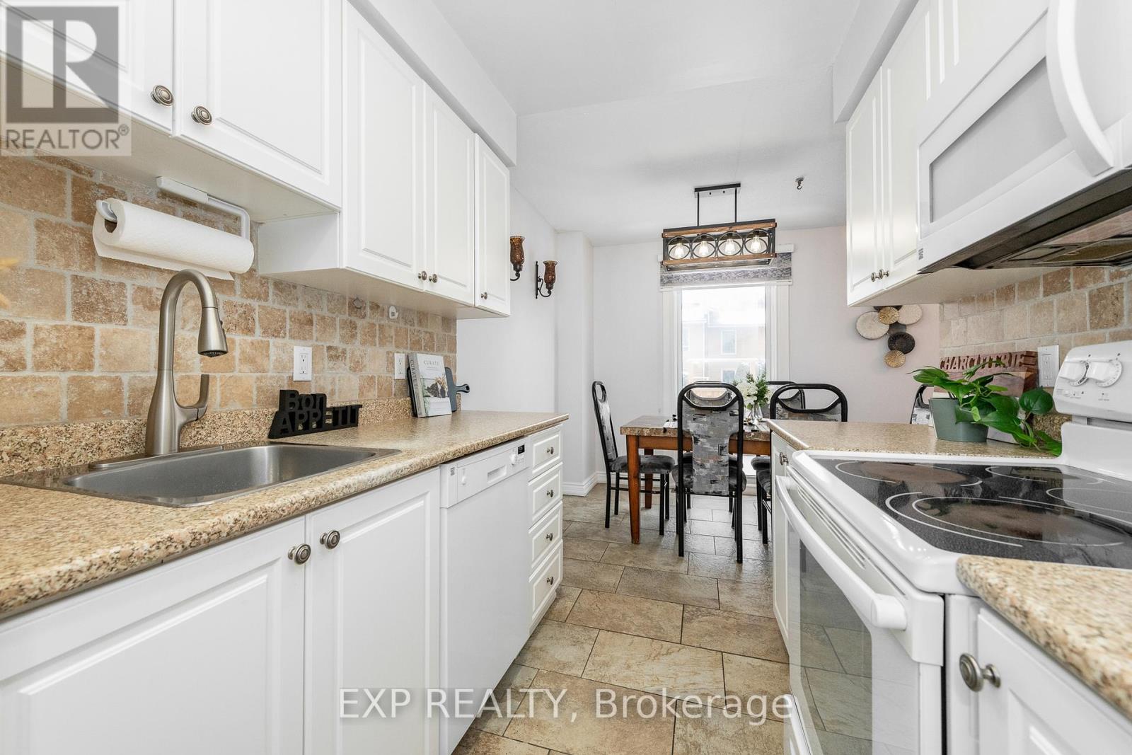 F - 6 Arnold Drive, Ottawa, Ontario  K2H 6V9 - Photo 14 - X12603456