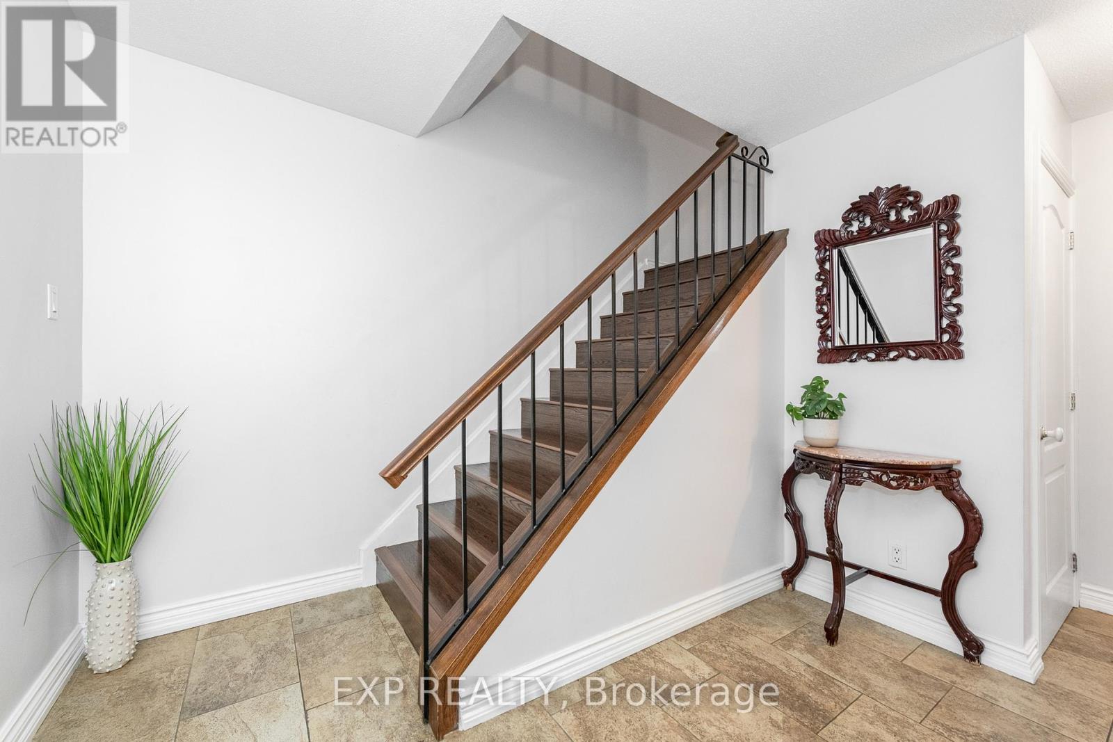 F - 6 Arnold Drive, Ottawa, Ontario  K2H 6V9 - Photo 16 - X12603456