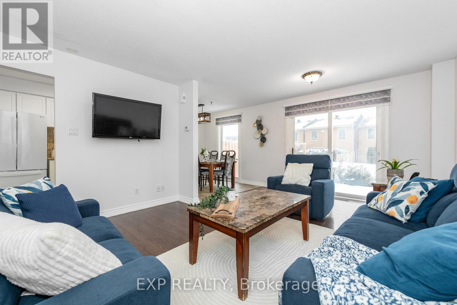 F - 6 Arnold Drive, Ottawa, Ontario  K2H 6V9 - Photo 6 - X12603456