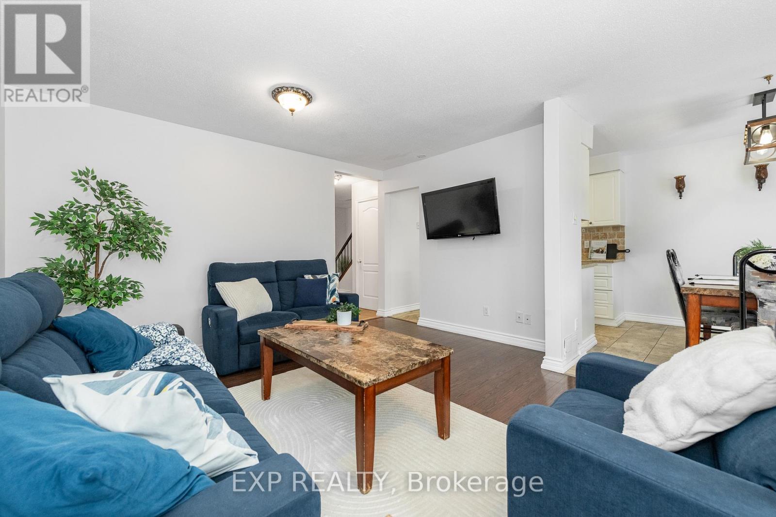 F - 6 Arnold Drive, Ottawa, Ontario  K2H 6V9 - Photo 8 - X12603456