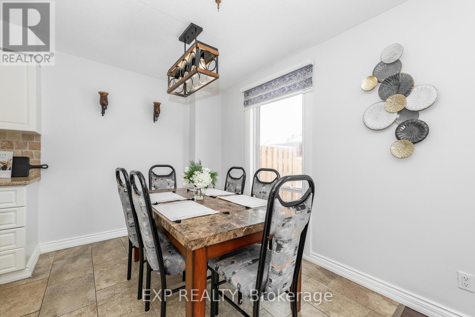 F - 6 Arnold Drive, Ottawa, Ontario  K2H 6V9 - Photo 9 - X12603456