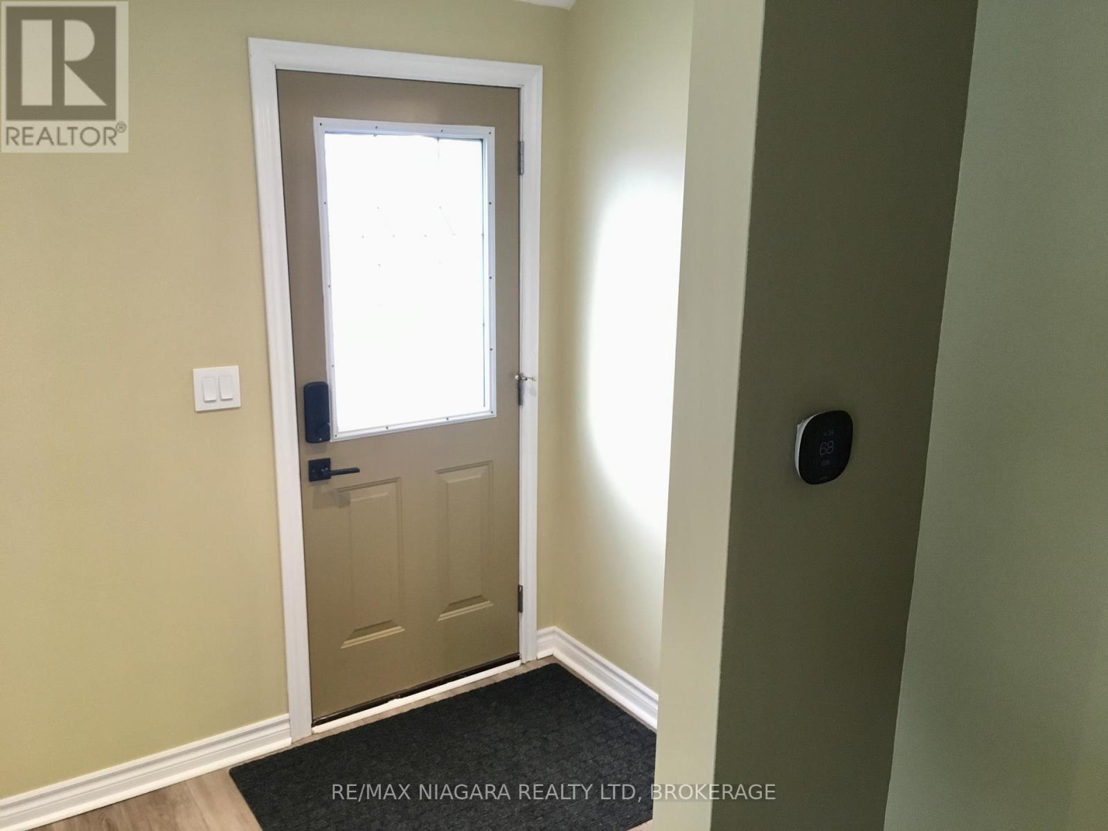 4576 Kalar Road, Niagara Falls, Ontario L2H 1S9 - Photo 3 - X12603454