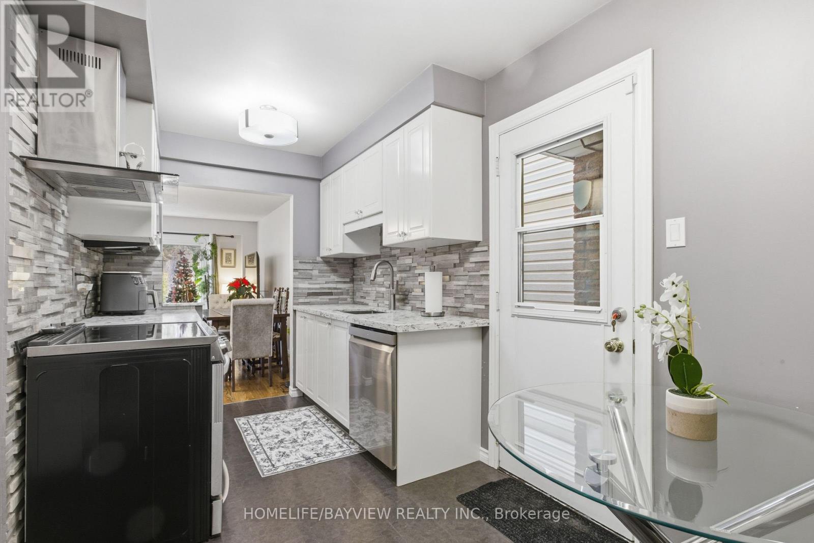 185 Tamarack Drive, Markham, Ontario  L3T 4X3 - Photo 12 - N12603438