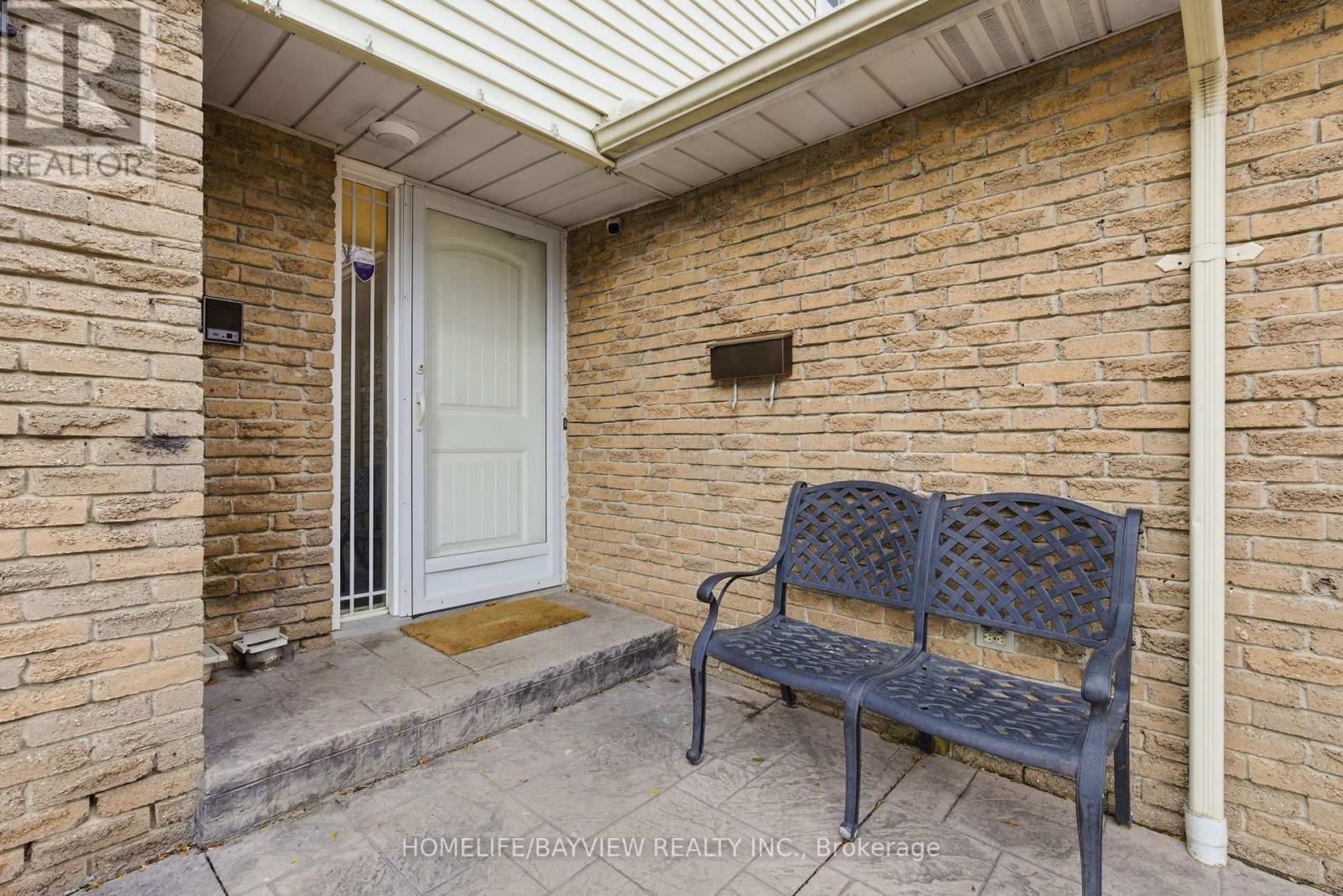 185 Tamarack Drive, Markham, Ontario  L3T 4X3 - Photo 3 - N12603438