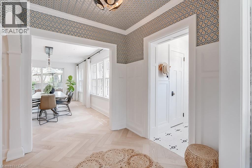 1060 Mohawk Road, Burlington, Ontario L7T 3M6 - Photo 3 - 40726863