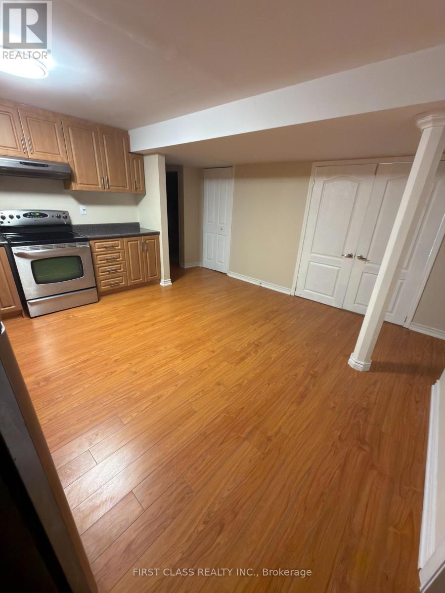 659 Thamesford Terrace, Mississauga, Ontario L5R 2B8 - Photo 16 - W12603458