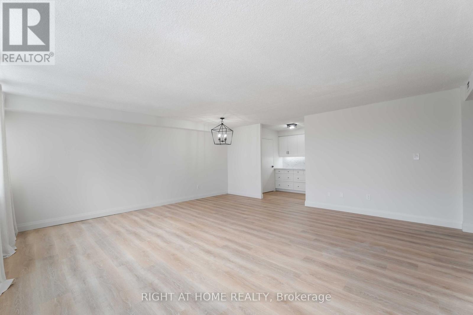 905 - 120 Duke Street, Hamilton, Ontario L8P 4T1 - Photo 13 - X12603452