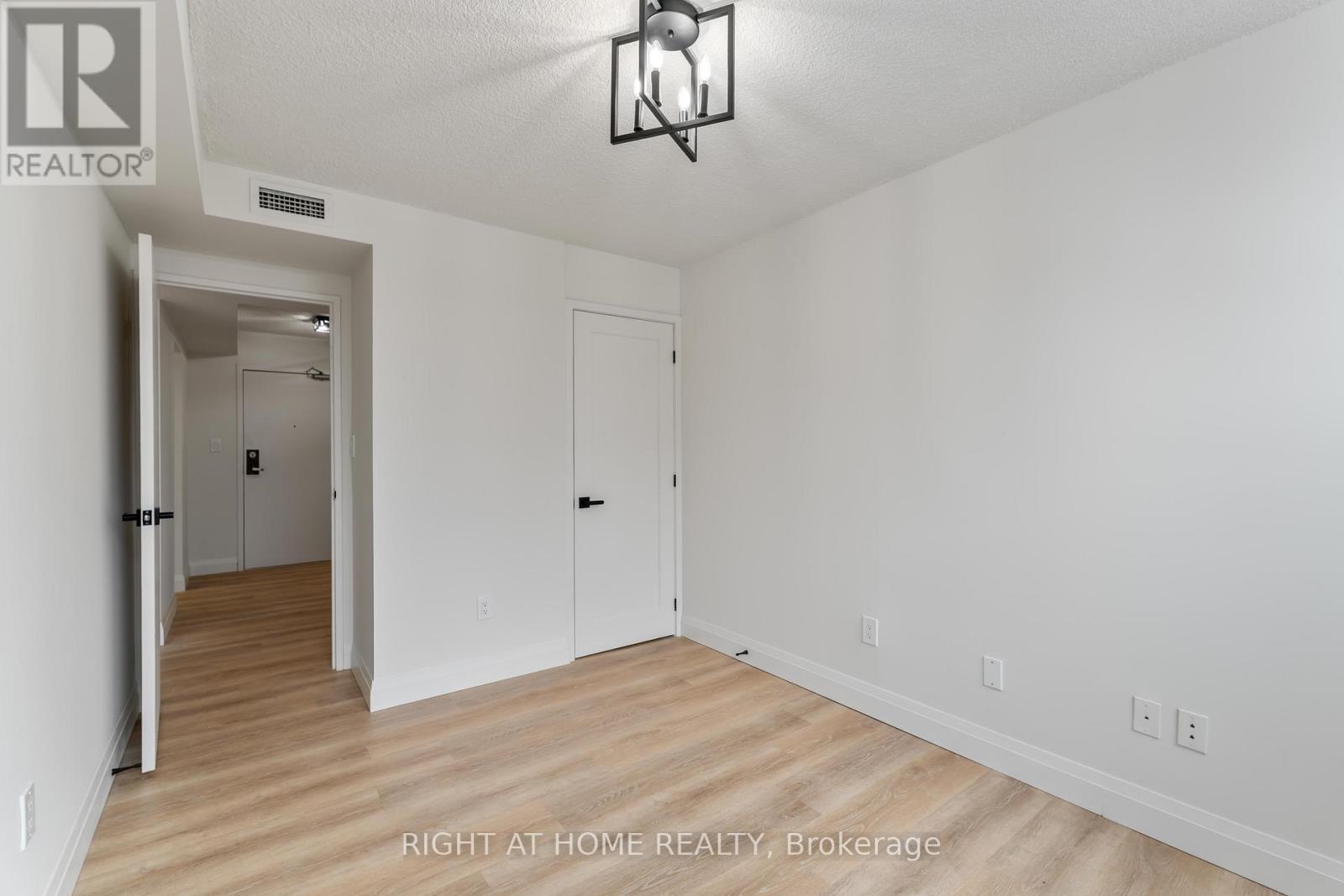 905 - 120 Duke Street, Hamilton, Ontario L8P 4T1 - Photo 19 - X12603452