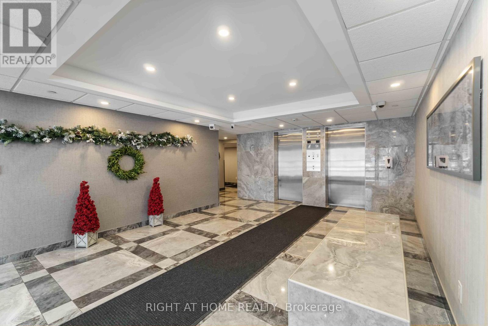 905 - 120 Duke Street, Hamilton, Ontario L8P 4T1 - Photo 5 - X12603452