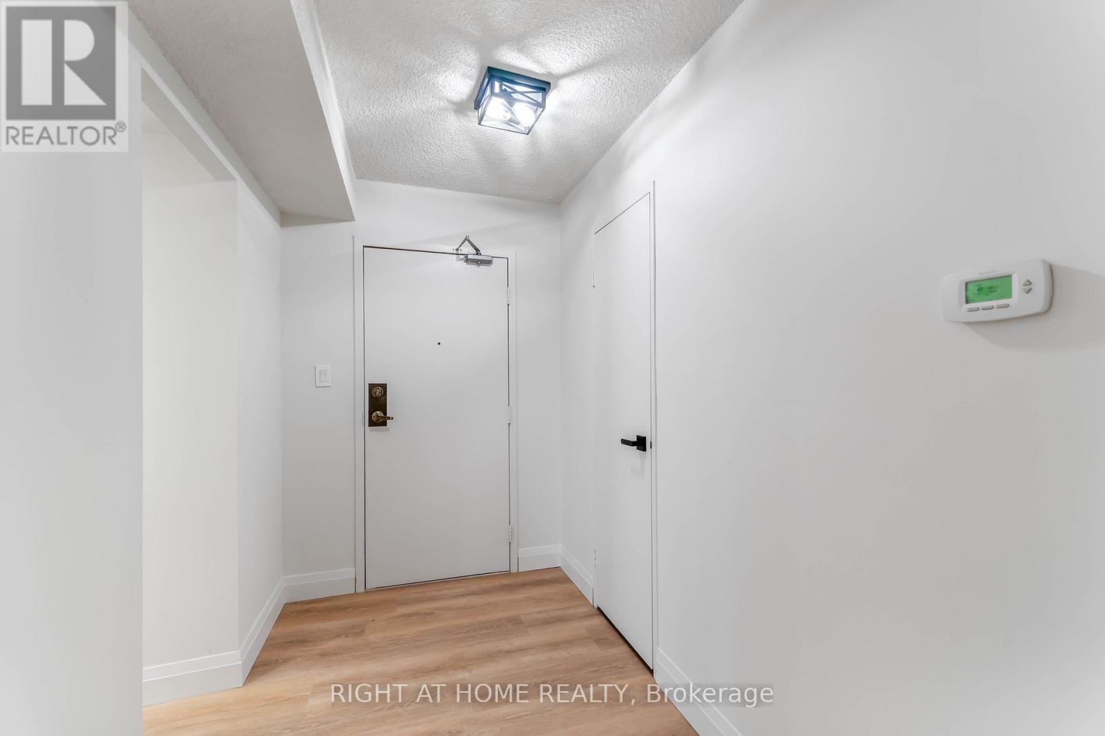 905 - 120 Duke Street, Hamilton, Ontario L8P 4T1 - Photo 7 - X12603452