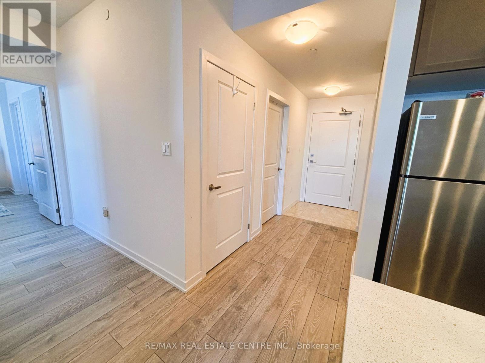 332 - 101 Shoreview Place, Hamilton, Ontario  L8E 0K3 - Photo 5 - X12579536