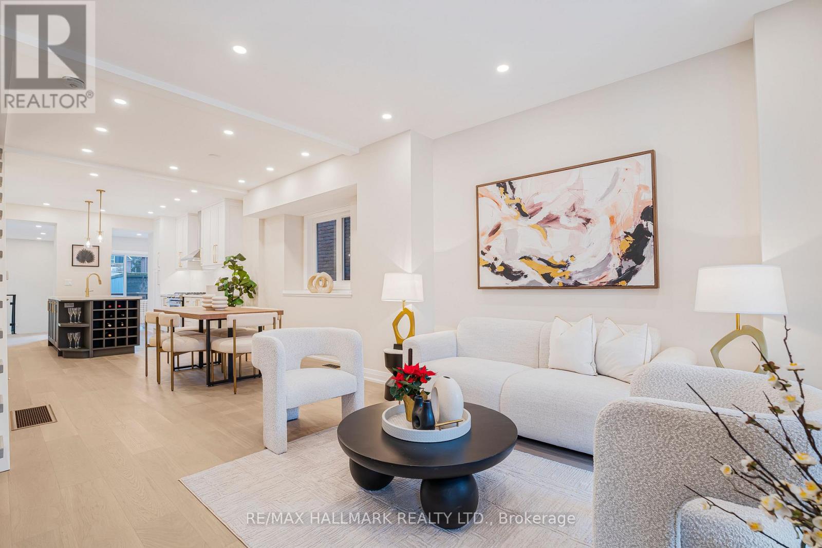 47 Harcourt Avenue, Toronto, Ontario  M4J 1J3 - Photo 4 - E12603474