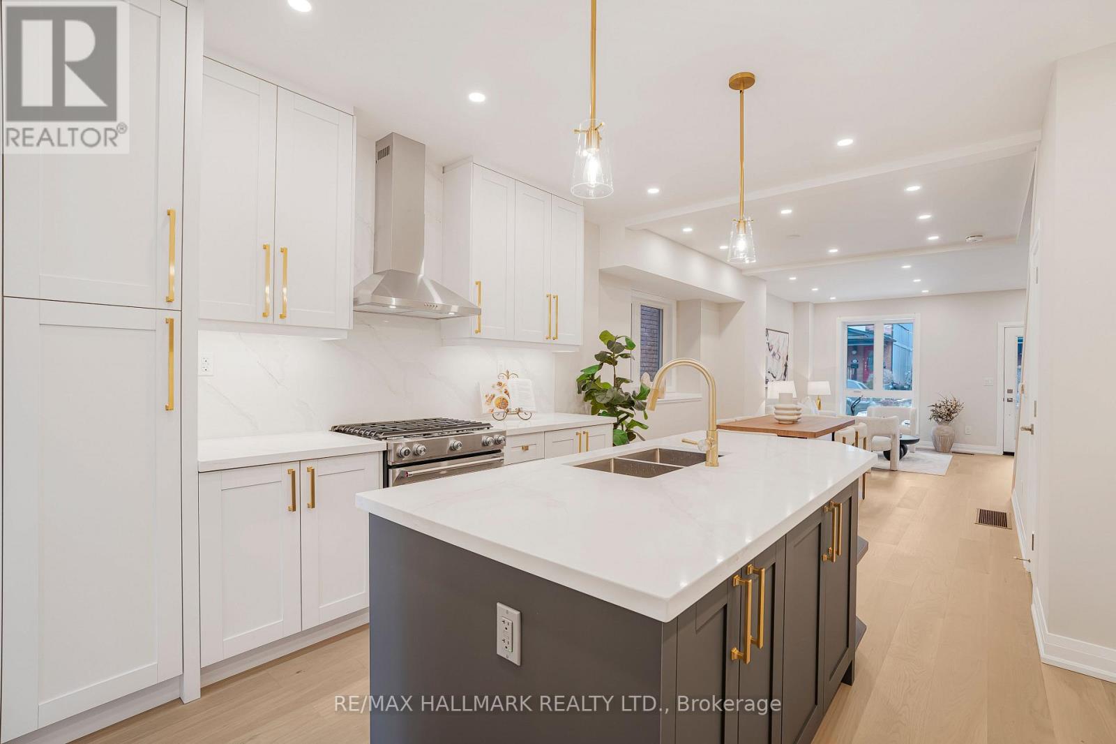 47 Harcourt Avenue, Toronto, Ontario  M4J 1J3 - Photo 9 - E12603474