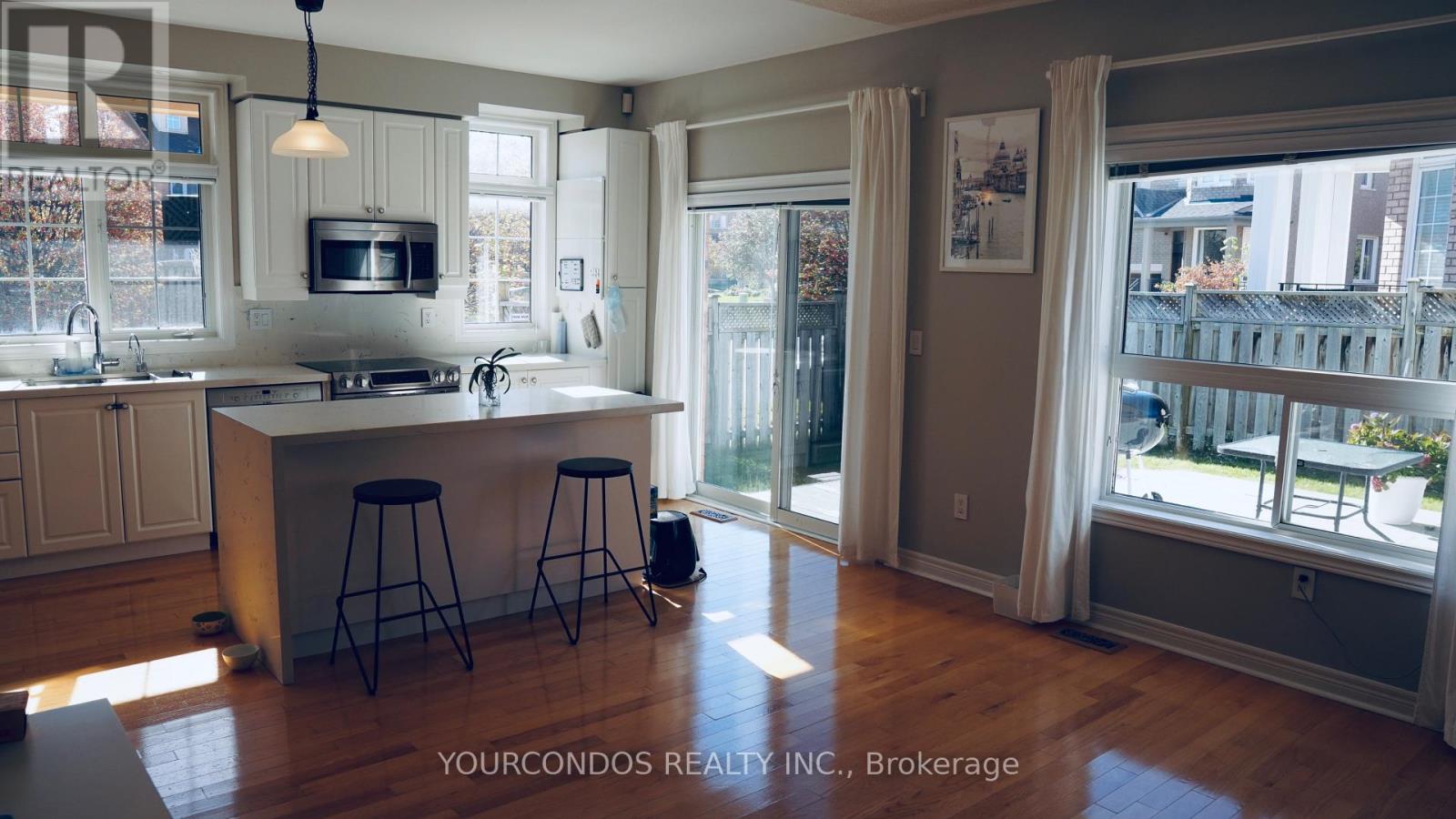 66 Crawford Street, Markham, Ontario  L6C 2M3 - Photo 5 - N12603462