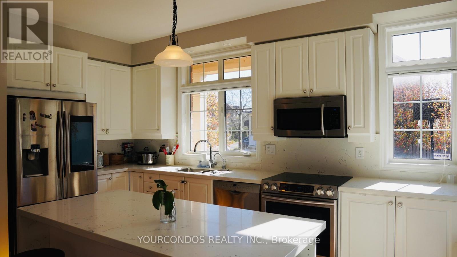 66 Crawford Street, Markham, Ontario  L6C 2M3 - Photo 6 - N12603462