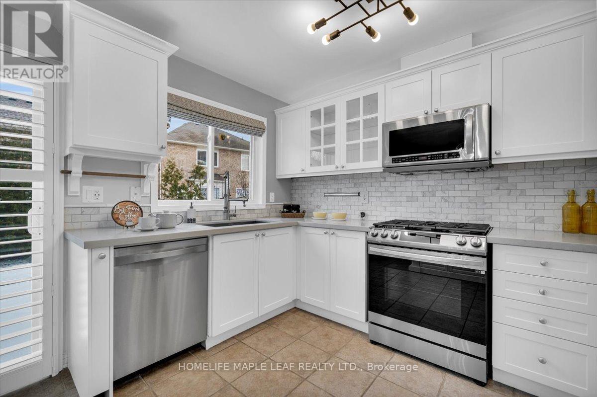 41 Ross Patrick Crescent, Newmarket, Ontario  L3X 3G9 - Photo 16 - N12603488