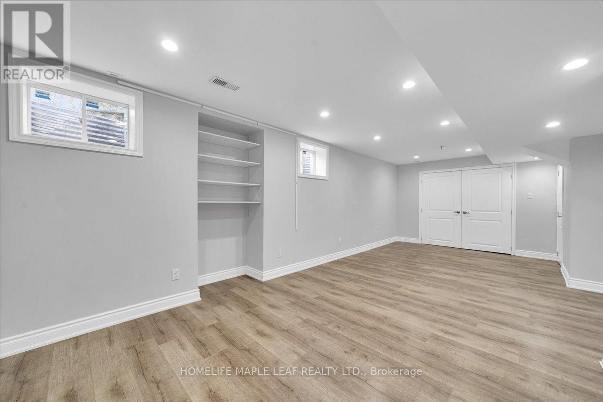 41 Ross Patrick Crescent, Newmarket, Ontario  L3X 3G9 - Photo 37 - N12603488