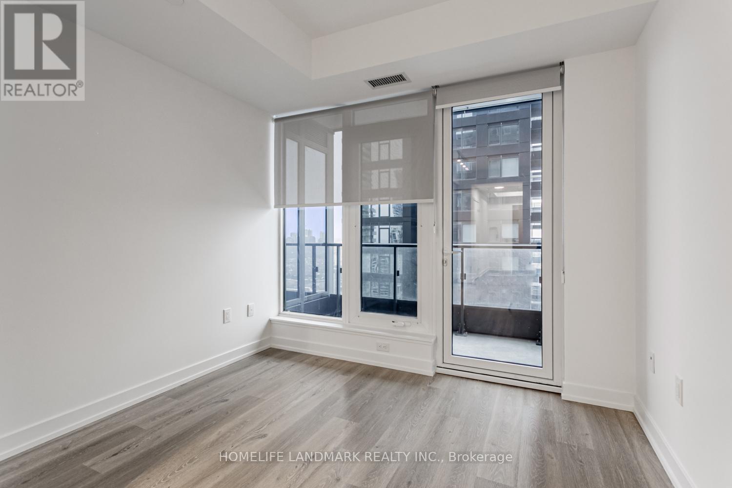 2912 - 395 Square One Drive, Mississauga, Ontario  L5B 0P6 - Photo 12 - W12603466