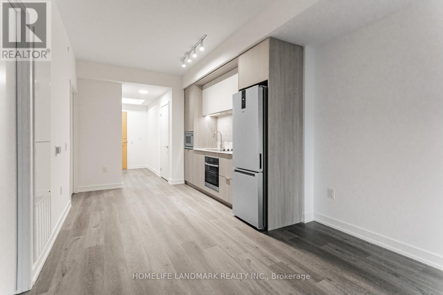 2912 - 395 Square One Drive, Mississauga, Ontario  L5B 0P6 - Photo 13 - W12603466