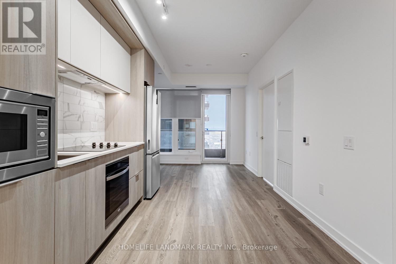 2912 - 395 Square One Drive, Mississauga, Ontario  L5B 0P6 - Photo 9 - W12603466