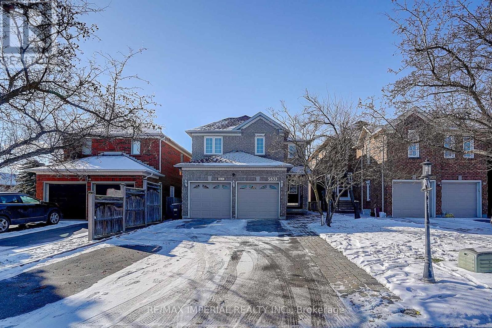 5633 Haddon Hall Road, Mississauga, Ontario  L5M 5G3 - Photo 2 - W12603484