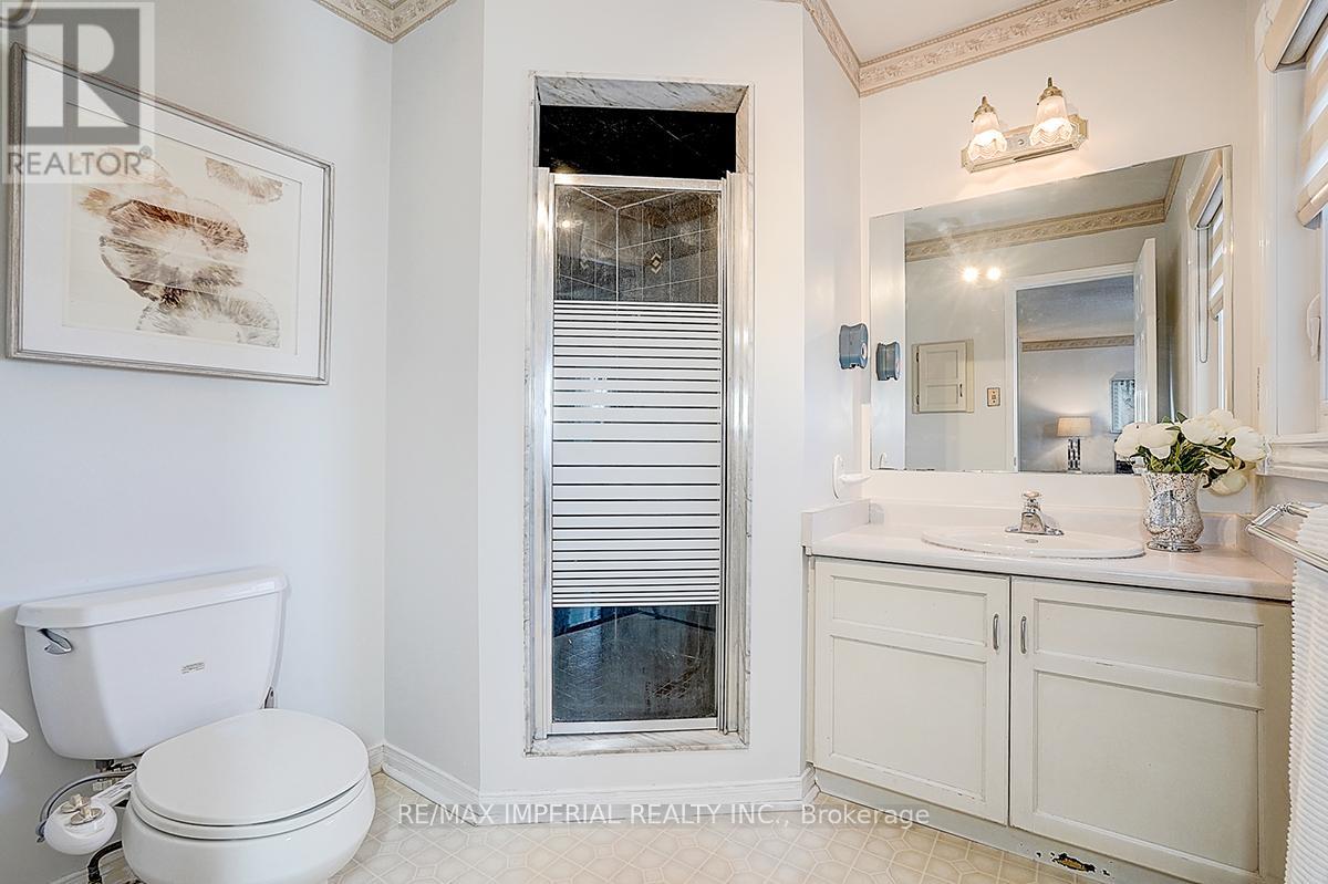 5633 Haddon Hall Road, Mississauga, Ontario  L5M 5G3 - Photo 31 - W12603484