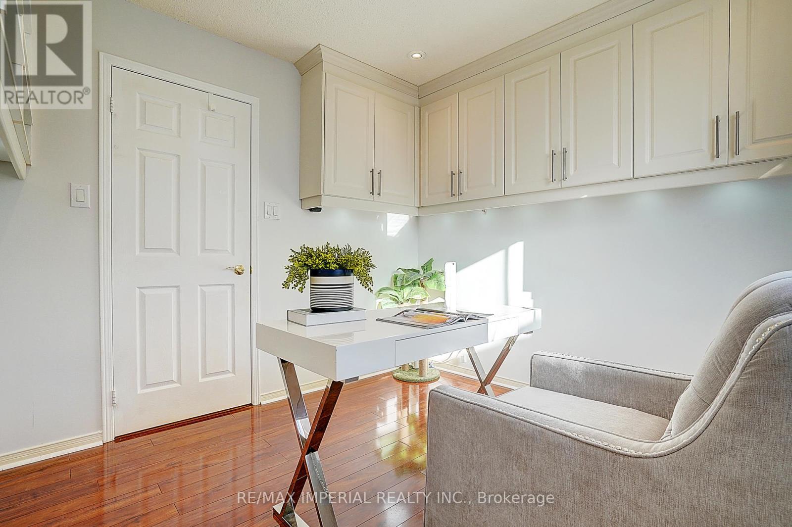 5633 Haddon Hall Road, Mississauga, Ontario  L5M 5G3 - Photo 33 - W12603484